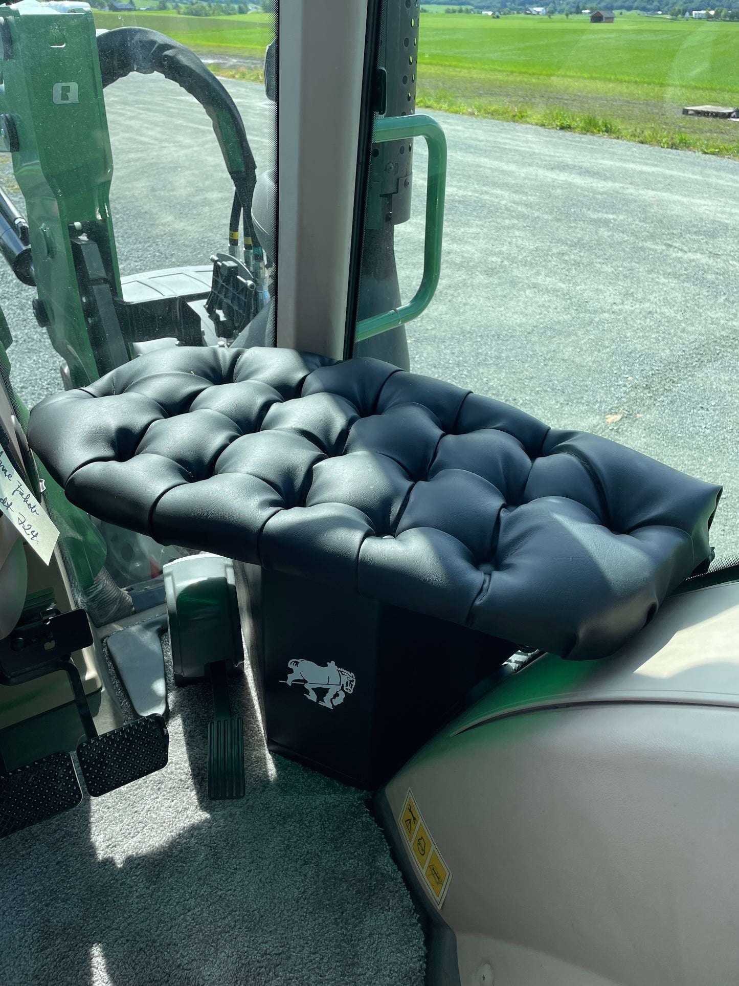 Fotskammel til Fendt 300-700