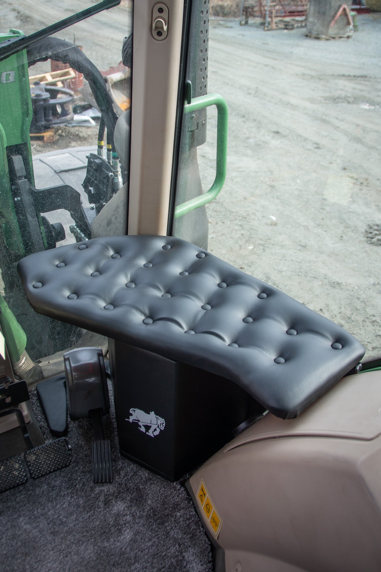Fotskammel til Fendt 300-700
